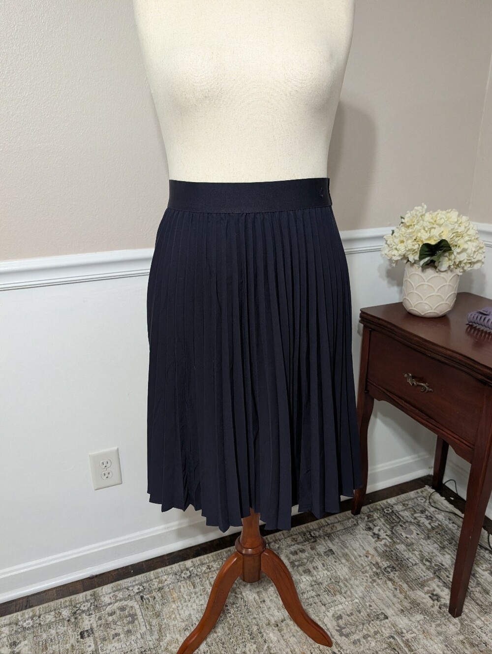 Chase Bank Lands End Apparel Navy Pleated Skirt